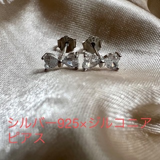 シルバー925×ジルコニア　リボンピアス　プチピアス　ミニピアス(ピアス)