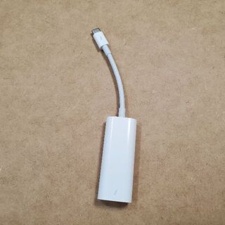 アップル　Thunderbolt 3（USB-C）2アダプタ