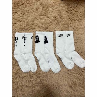 ナイキ(NIKE)のナイキ NIKE エブリデイ クルーソックス ブラック 白3足　23〜25cm(ソックス)