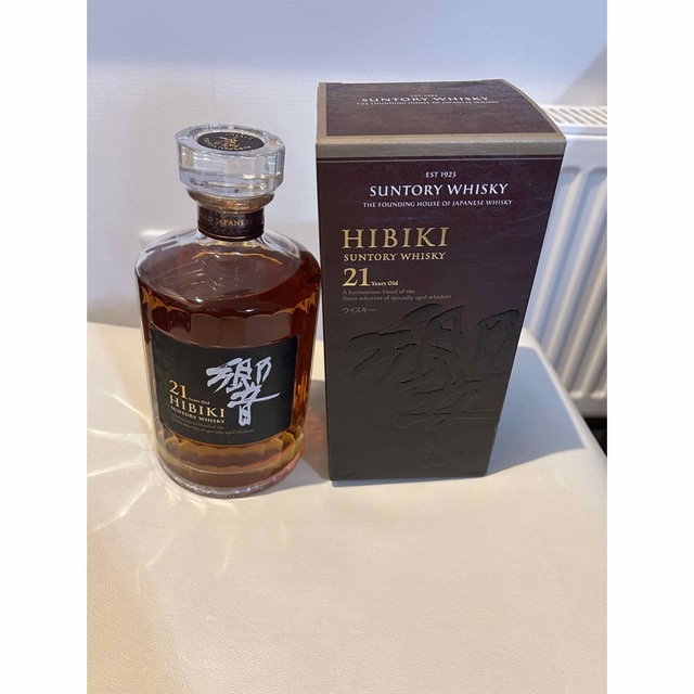 サントリー 響21年 HIBIKI 700ml 43％ 箱付 未開詮 食品/飲料/酒の酒(ウイスキー)の商品写真