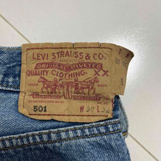 リーバイス(Levi's)のジーパン　リーバイス501 いいね値下げ5(デニム/ジーンズ)