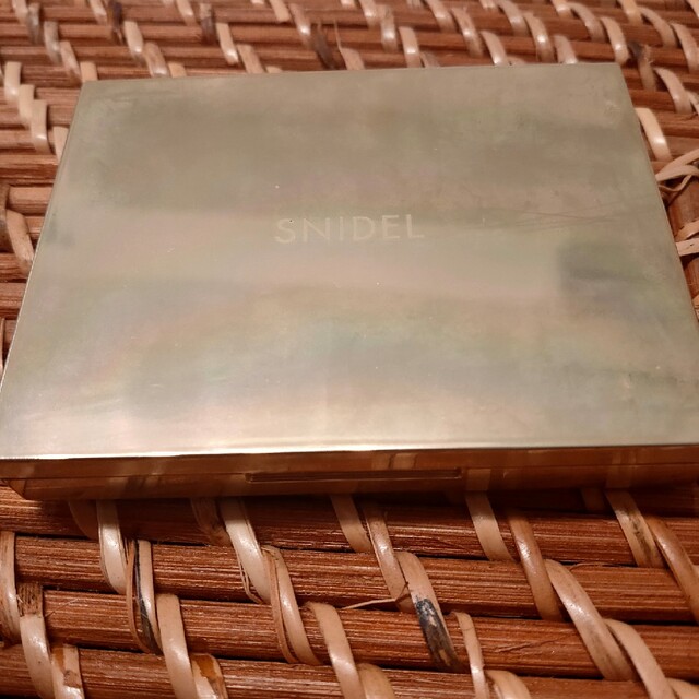SNIDEL(スナイデル)のSNIDEL フェイス スタイリスト 2021ホリデー限定 EX02 コスメ/美容のベースメイク/化粧品(アイシャドウ)の商品写真