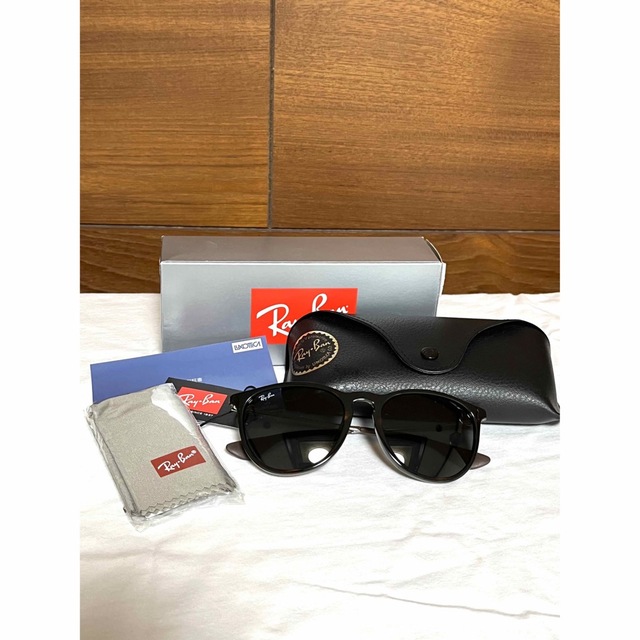 Ray-Ban(レイバン)の【rii様専用】RAY-BAN サングラス レイバン ERIKA レディースのファッション小物(サングラス/メガネ)の商品写真