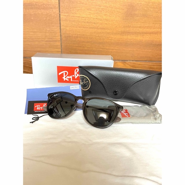 Ray-Ban(レイバン)の【rii様専用】RAY-BAN サングラス レイバン ERIKA レディースのファッション小物(サングラス/メガネ)の商品写真