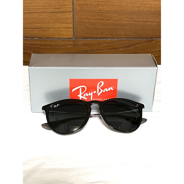 Ray-Ban(レイバン)の【rii様専用】RAY-BAN サングラス レイバン ERIKA レディースのファッション小物(サングラス/メガネ)の商品写真