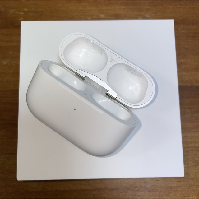 Apple AirPods  pro 充電ケースのみ 1