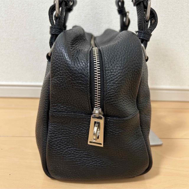 ADMJ ハンドバッグ 黒 ブラック レザー アクセソワ ビッグロゴ