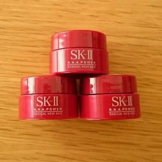 エスケーツー(SK-II)のSK2 R.N.A.POWER ラディカルニューエイジ サンプル2.5㌘×3個(乳液/ミルク)