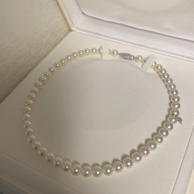 MIKIMOTO(ミキモト)の【ご専用　超美品】ミキモトパールネックレス8-8.5mmホワイトグリーン系k18 レディースのアクセサリー(ネックレス)の商品写真