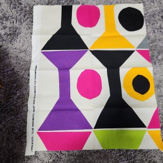 マリメッコ(marimekko)のマリメッコ　カクテル　ハギレ　生地　marimekko(生地/糸)