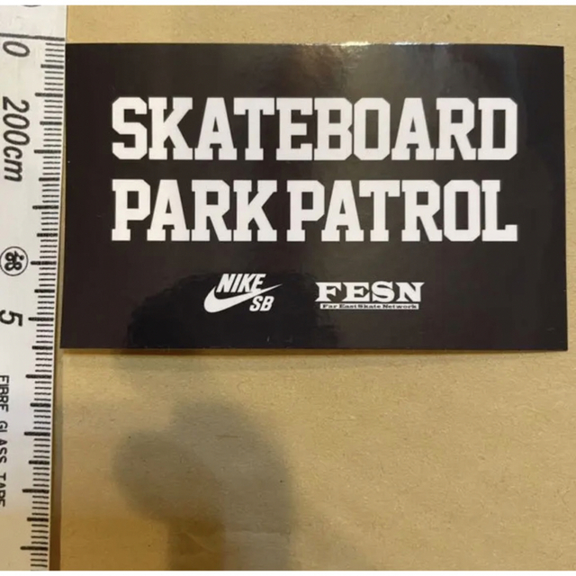 NIKE(ナイキ)の２枚　ナイキSB 非売品ステッカー Nike Skateboard Park スポーツ/アウトドアのスポーツ/アウトドア その他(スケートボード)の商品写真