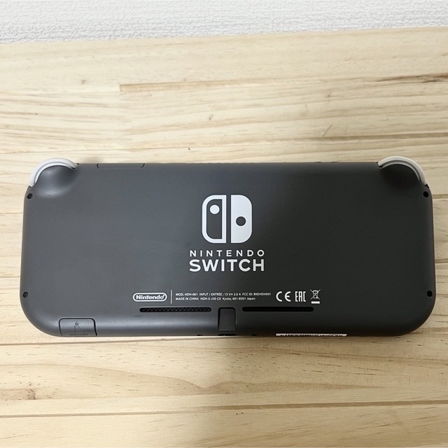美品　Nintendo Switch Lite グレー　2020年製　充電器つき 1