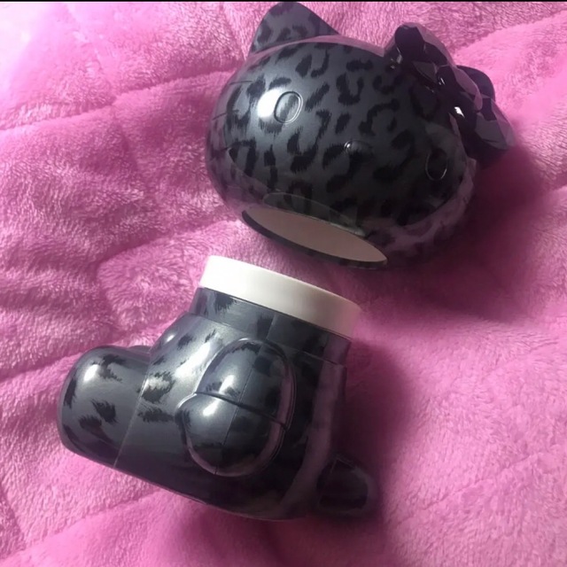 ♡新品♡ SEPHORA♡HELLO KITTY♡ダイカットメイクブラシケース♡ ♡新品♡ SEPHORA♡HELLO KITTY♡ダイカットメイクブラシケース♡