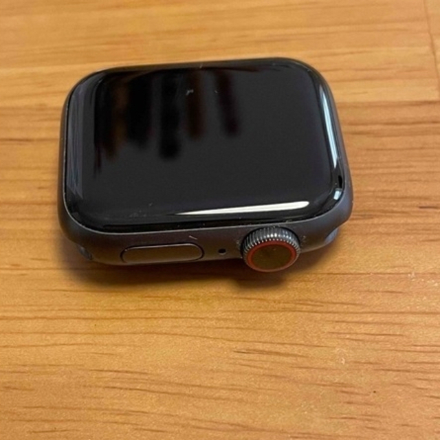 Apple Watch(アップルウォッチ)のApple Watch Series5(GPS +Cellularモデル)40m レディースのファッション小物(腕時計)の商品写真