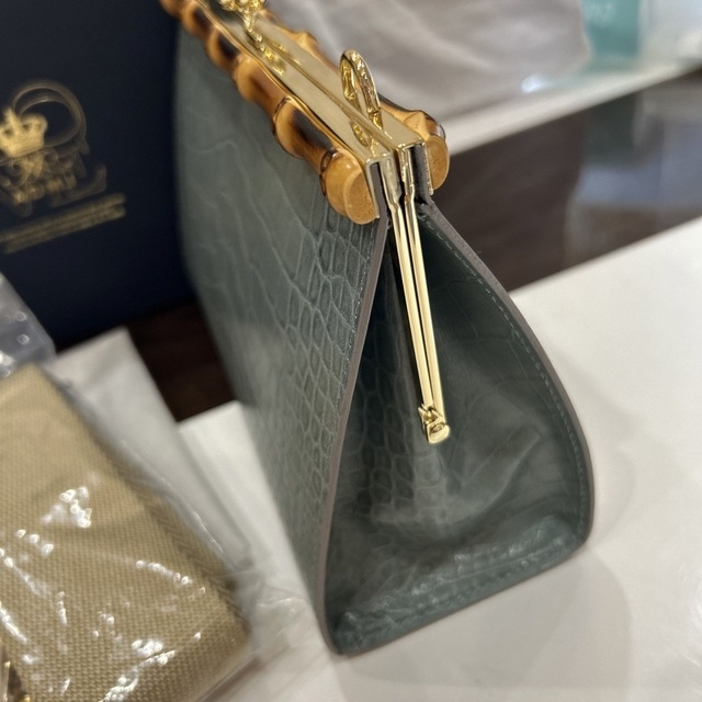 新品未使用☆ADMJ クロコ型押しTHE BEE がま口ポーチ | www.jarussi.com.br