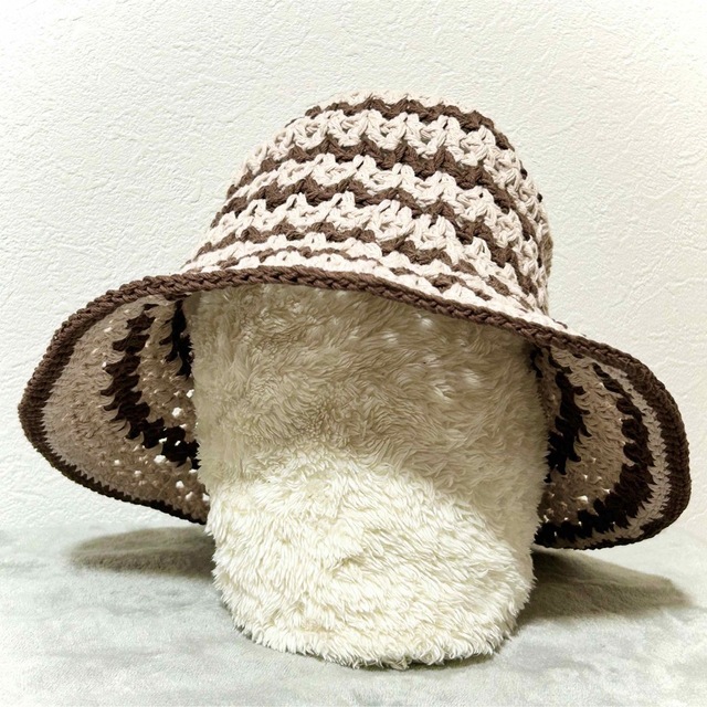 春夏帽子　コットン帽子　ブラウン　クラッシャーハット　手編み帽子　ハンドメイド レディースの帽子(ハット)の商品写真