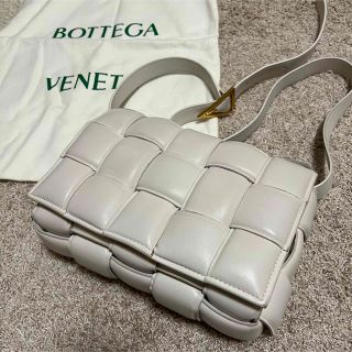 ボッテガヴェネタ(Bottega Veneta)のBOTTEGA VENETA  パデッド カセット(ショルダーバッグ)