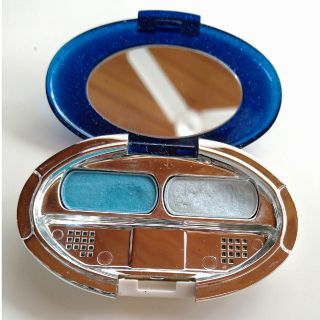 エイボン(AVON)のAVON　ACTIA アイシャドウ(アイシャドウ)