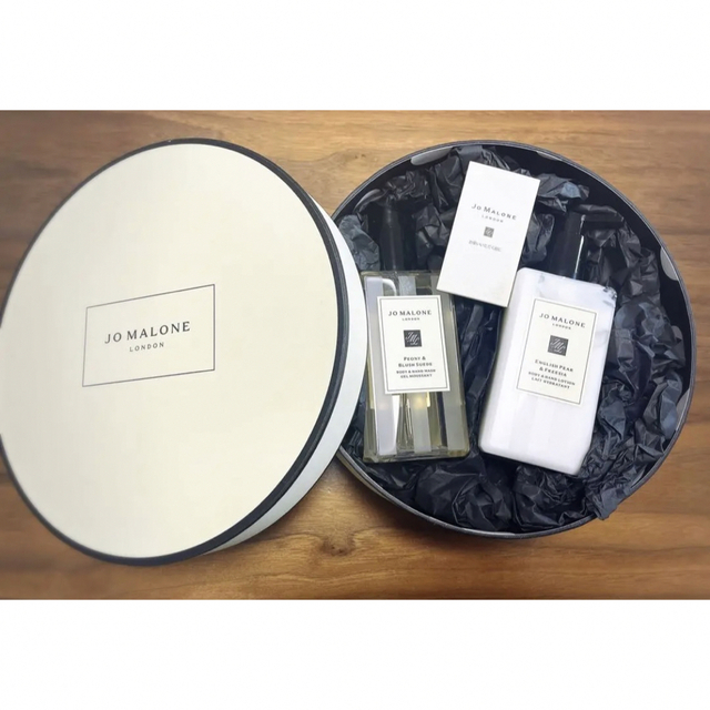 Jo Malone(ジョーマローン)の【ギフトBOX付】Jo Maloneボディソープ&ローションセット コスメ/美容のボディケア(ボディソープ/石鹸)の商品写真