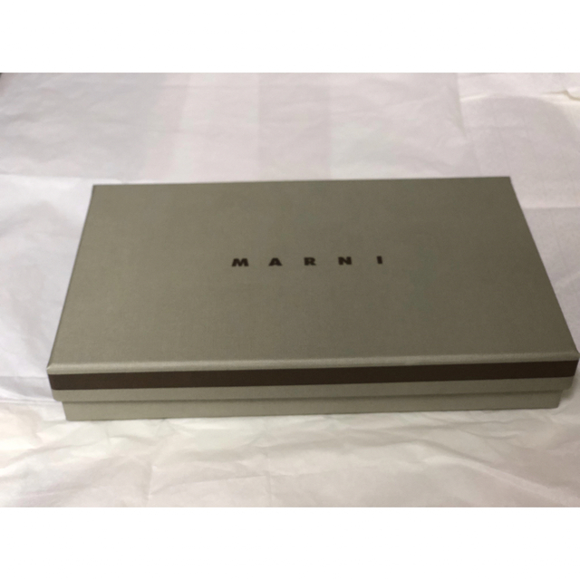 SALE/87%OFF】 マルニ カードホルダー ネックストラップ付 カード