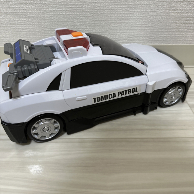 Takara Tomy(タカラトミー)のビックに変形！　デカパトロールカー キッズ/ベビー/マタニティのおもちゃ(電車のおもちゃ/車)の商品写真