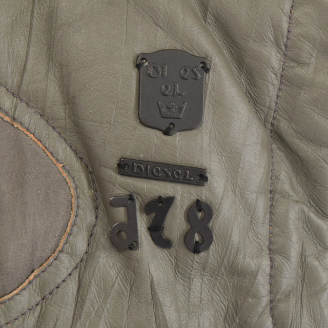 DIESEL(ディーゼル)のDIESEL ディーゼル レザー切り替え ナイロン ダウンベスト ブラウン メンズのジャケット/アウター(ダウンベスト)の商品写真