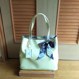 ルドルフ　バレンチノのハンドバッグ👜