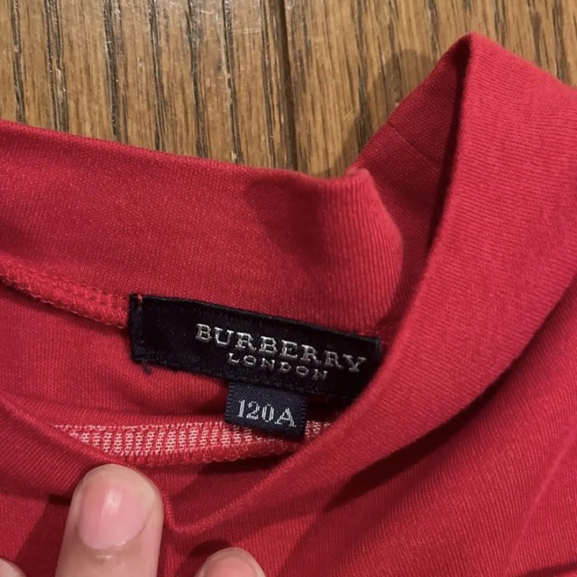 BURBERRY(バーバリー)のバーバリー BURBERRY 女の子 トップス 120 キッズ/ベビー/マタニティのキッズ服女の子用(90cm~)(Tシャツ/カットソー)の商品写真