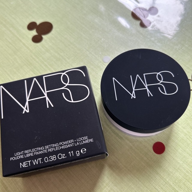 NARS(ナーズ)の専用です！　　NARS ルースパウダー コスメ/美容のベースメイク/化粧品(フェイスパウダー)の商品写真