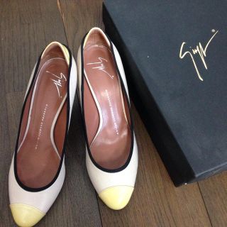 ジュゼッペザノッティ(GIUZEPPE ZANOTTI)のジュゼッペザノッティ パンプス  新品同様(ハイヒール/パンプス)