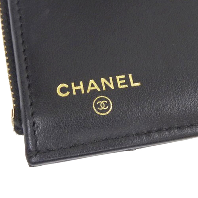 【本物保証】 箱・保付 超美品 シャネル CHANEL Vステッチ シェブロンデザイン ココマーク ロゴ 三つ折財布 レザー 黒 シール付 28番台