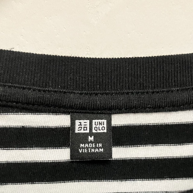 UNIQLO(ユニクロ)のユニクロ　ソフトコットンボーダーラウンドヘムT ブラック　長袖　黒　M ユニクロ レディースのトップス(Tシャツ(長袖/七分))の商品写真