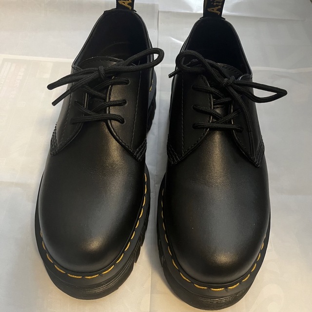 Dr.Martens AUDRICK 3ホール