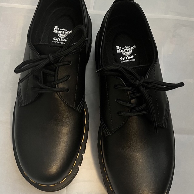 Dr.Martens AUDRICK 3ホール