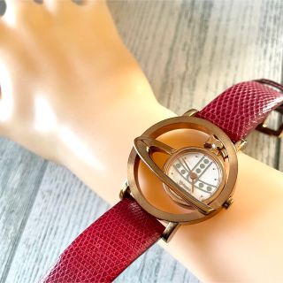 【動作OK】vivienne ヴィヴィアン 腕時計 サークルオーブ ホワイト