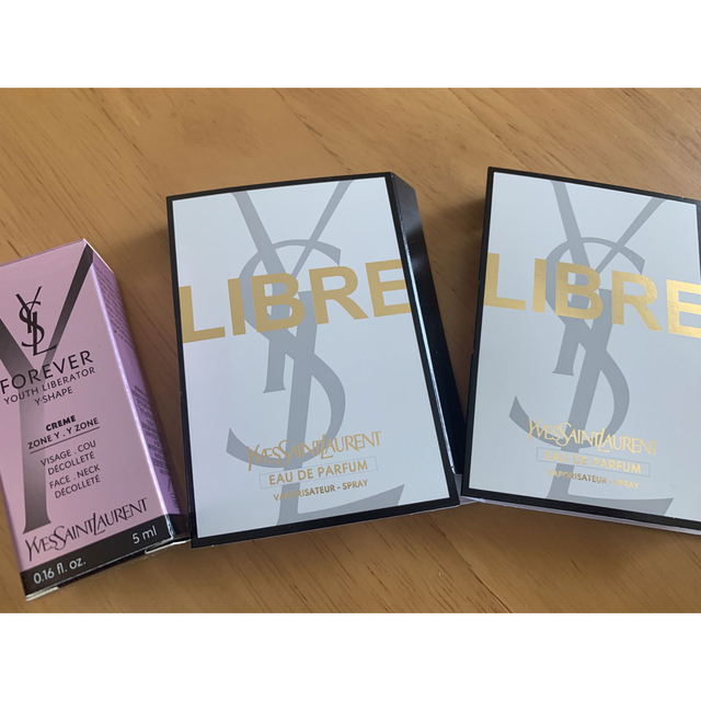 Yves Saint Laurent(イヴサンローラン)のイブサンローラン　新品未使用　試供品セット　香水YSL リブレ オーデパルファム コスメ/美容の香水(香水(女性用))の商品写真