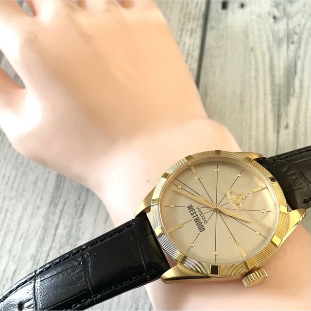 Vivienne Westwood(ヴィヴィアンウエストウッド)の【電池交換済】vivienne ヴィヴィアン 腕時計 メンズ ゴールド メンズの時計(腕時計(アナログ))の商品写真