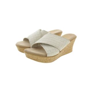 アイランドスリッパ(ISLAND SLIPPER)のISLAND SLIPPER サンダル US5(22cm位) 白xベージュ 【古着】【中古】(サンダル)