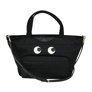 《美品・正規店購入品》Anya Hindmarch／黒 素材···牛革(本革)