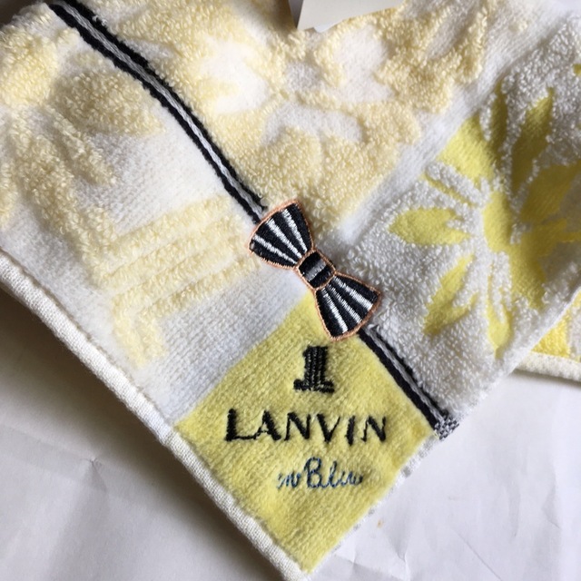 LANVIN en Bleu(ランバンオンブルー)の【タグ付新品】LANVIN en Bleu レディース　タオル ハンカチ  綿 レディースのファッション小物(ハンカチ)の商品写真