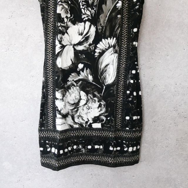 Roberto Cavalli - 極美品 Roberto Cavalli チェーン 花柄 総柄 ミニ丈