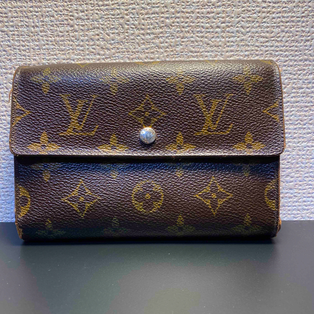 LOUIS VUITTON(ルイヴィトン)のLOUIS VUITTON ルイヴィトン モノグラム エテュイパピエ 折財布 レディースのファッション小物(財布)の商品写真