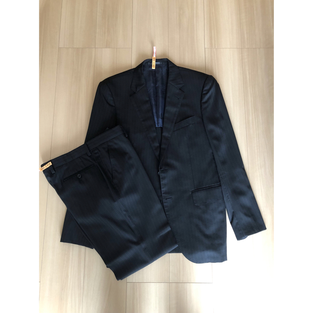 Paul Smith(ポールスミス)のポールスミス　ロンドン　ブラック　ストライプ　スーツ　カバーハンガー付き メンズのスーツ(セットアップ)の商品写真