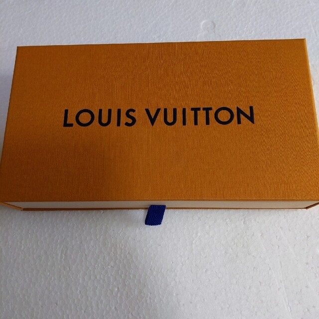 LOUIS VUITTON(ルイヴィトン)のヴィトン　箱と付属品のみ レディースのバッグ(ショップ袋)の商品写真