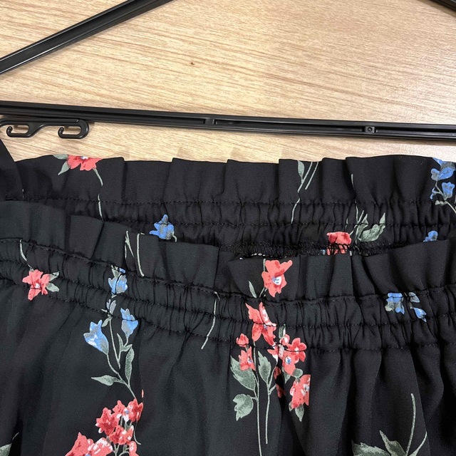 INGNI(イング)のINGNI 2ウェイトップス　花柄 レディースのトップス(シャツ/ブラウス(半袖/袖なし))の商品写真
