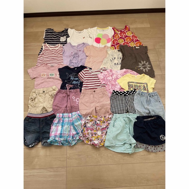 GAP(ギャップ)の100サイズ　夏物まとめ売り　24着 キッズ/ベビー/マタニティのキッズ服女の子用(90cm~)(Tシャツ/カットソー)の商品写真