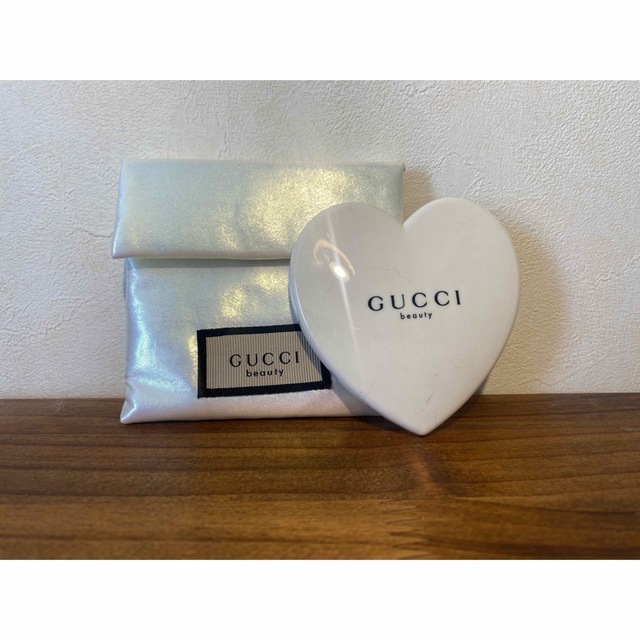 Gucci GUCCI グッチ コンパクトミラー ケース付きの通販 by すず's shop｜グッチならラクマ