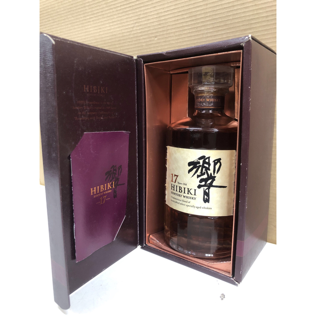 O-81  未開栓【サントリー 響 17年 700mL 箱付き】食品/飲料/酒