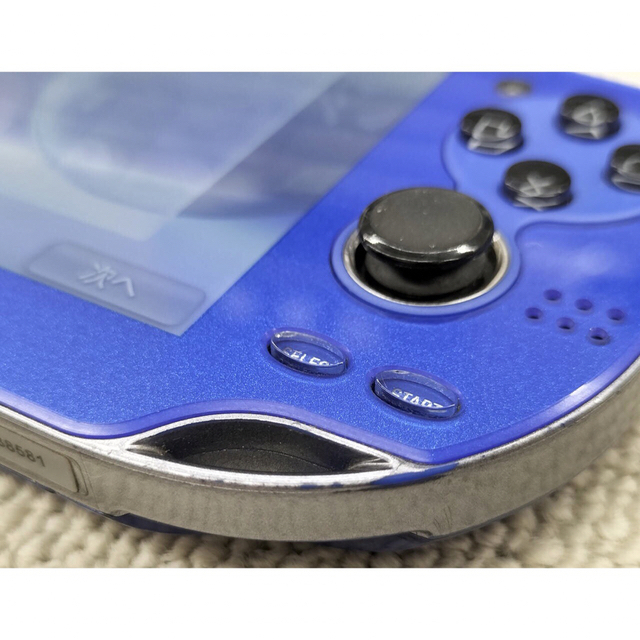 PlayStation Vita(プレイステーションヴィータ)のSONY PS VITA 1100 ブルー エンタメ/ホビーのゲームソフト/ゲーム機本体(携帯用ゲーム機本体)の商品写真
