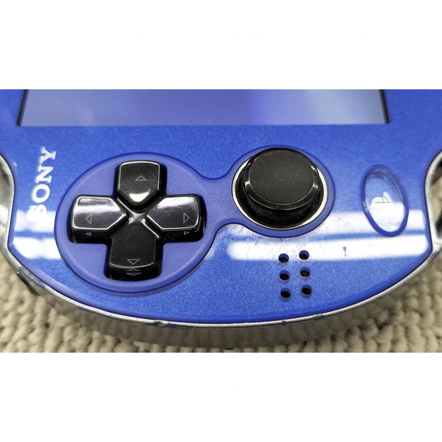 PlayStation Vita(プレイステーションヴィータ)のSONY PS VITA 1100 ブルー エンタメ/ホビーのゲームソフト/ゲーム機本体(携帯用ゲーム機本体)の商品写真